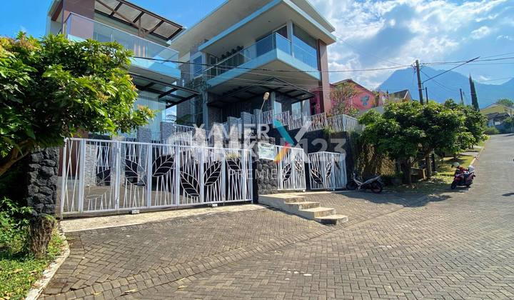 2 Bangunan Villa Full Furnish View Pegunungan di Kota Wisata Batu