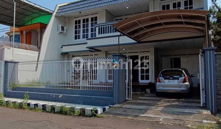 Classic Luxury House in Langsep Area, Klojen, Malang City 2