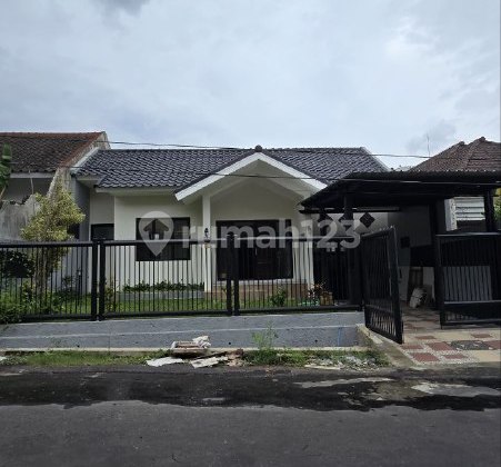 Ready-to-Occupy House in Tidar, Sukun Malang