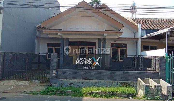 Rumah Cantik Terawat Siap Huni di Taman Sulfat, Blimbing Malang 1