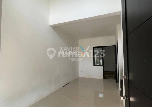 Rumah Minimalis di Kompleks Perumahan Green Hills Estate, Ciputat Kota Tangerang Selatan 2