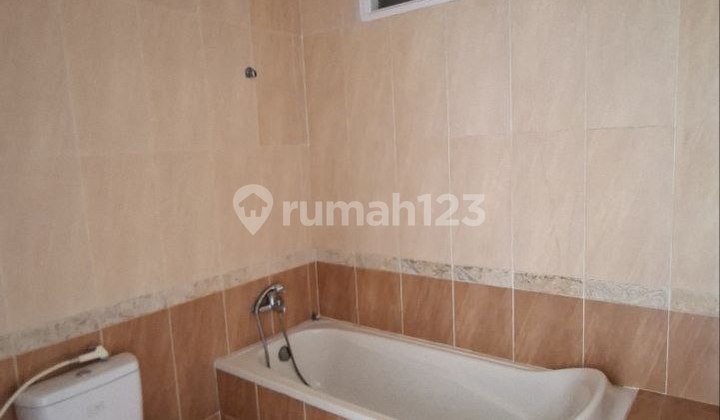 Rumah Mewah Siap Huni di Tengah Kota di Istana Dieng, Dieng Malang 2