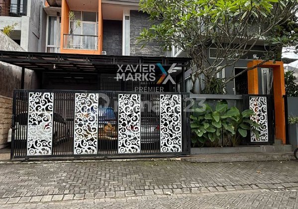 Rumah Furnished Plus Private Pool di Boulevard Cluster Golf, Kota Araya Malang