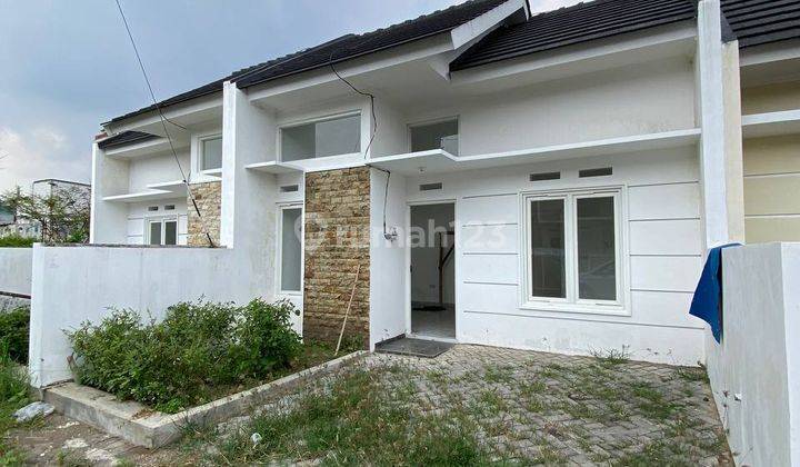 Rumah Modern Minimalis di Sukun Tengah Kota Malang  2