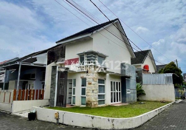 Rumah Siap Huni Terawat di Jalan Pelabuhan - Pelabuhan Klayatan, Sukun Malang