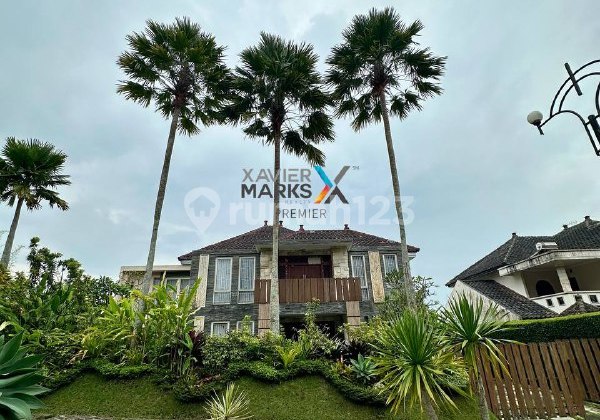 Affordable, Modern Tropical Villa Fully Furnished Luxurious with Swimming Pool in Kusuma Estate, Batu Tourist City Affordable, Modern Tropical Villa Fully Furnished Luxurious with Swimming Pool in Kusuma Estate, Batu Tourist City