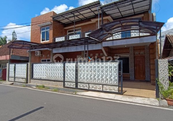 Rumah Desain Modern Terawat & Siap Huni di Daerah Pulau - Pulau, Klojen Malang