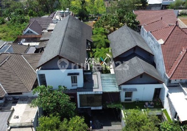 Rumah Modern Rasa Resort 3 Lantai di Daerah Puncak Dieng, Kota Malang