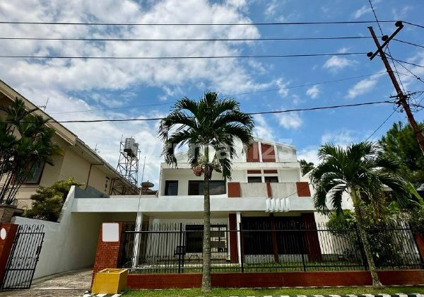 Rumah Vintage Cantik Terawat di Dieng, Sukun Kota Malang