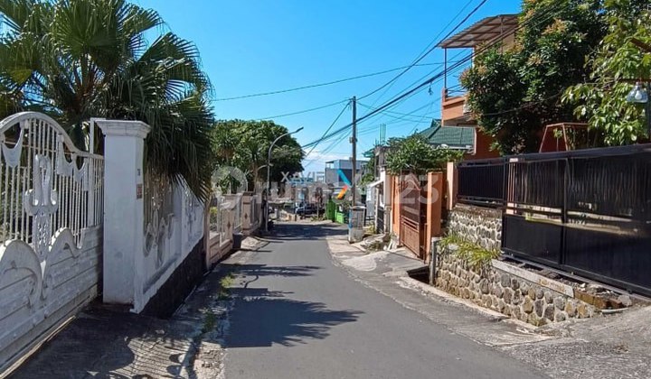 Classic House in Beji Area, Junrejo, Batu City 2