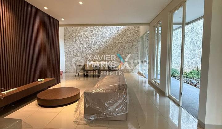 Modern Design Fully Furnished House at Greenwood Golf, Kota Araya Malang 2