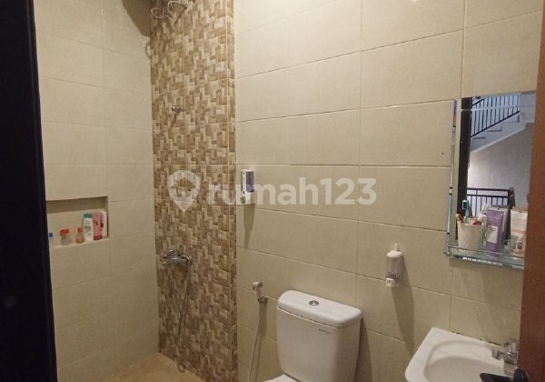 Rumah Modern Minimalis Semi Furnished, Sangat Terawat di Austinville, Dieng Malang 2