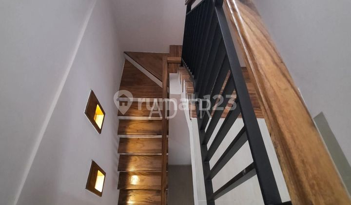 Rumah Murah 2 Lantai di Tangerang Selatan 1