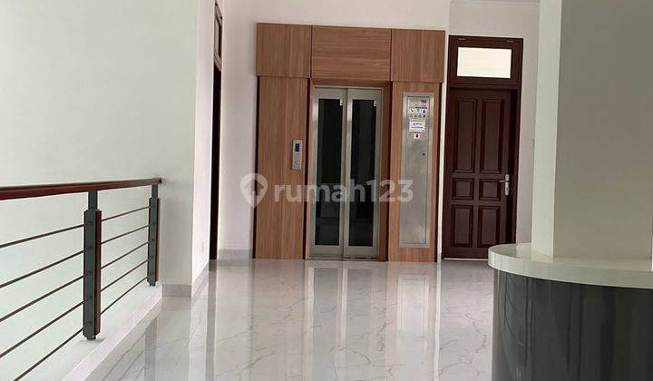 Rumah Murah with Private Lift di Kebayoran Baru Jakarta Selatan 2