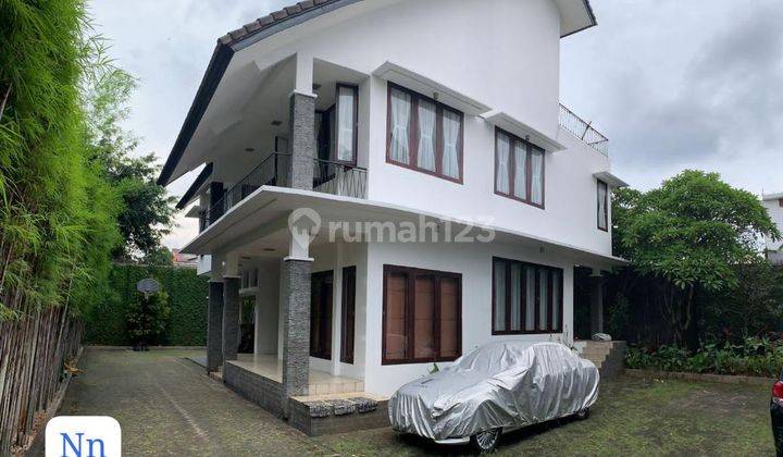 Dijual Rumah Siap Huni, Hunian Nyaman, Area Parkir Dan Halaman Luas Komplek Keuangan, Menteng Dalam 1