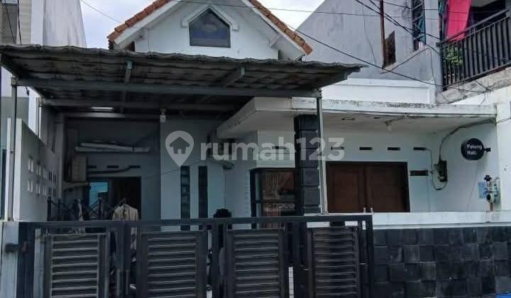 Dijual Rumah Rapih, 1 lantai dijual murah di lokasi strategis di cluster di Graha Bintaro Jaya. Dijual Rumah Rapih, 1 lantai dijual murah di lokasi strategis di cluster di Graha Bintaro Jaya.