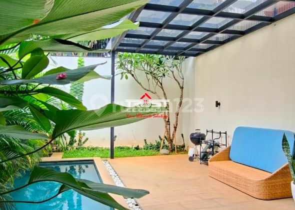 Ready-to-Occupy House with Swimming Pool in a Strategic Location 2