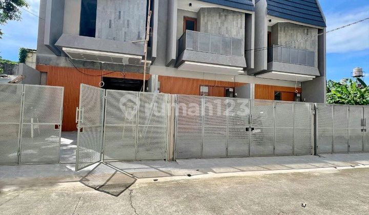 Rumah Baru 2 Lantai Di Perumahan Kodau Jatimekar 2