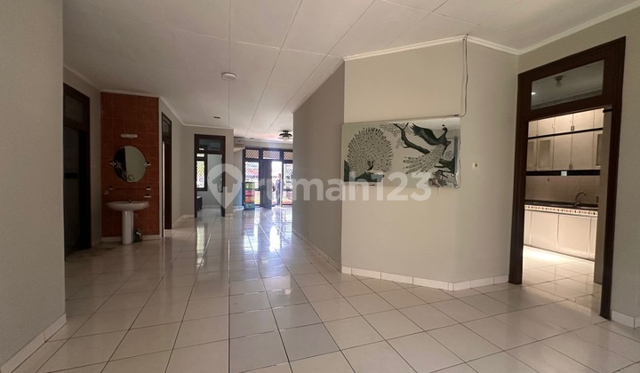 Disewakan Rumah Di Jalan Boulevard Villa Melati Mas Disewakan Rumah Di Jalan Boulevard Villa Melati Mas