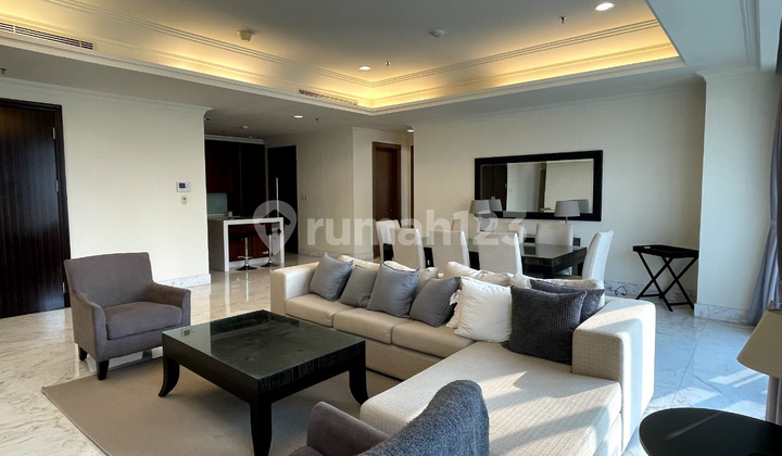 Disewakan Apartemen Bagus&Mewah Botanica 3 BR 228 Sqm Furnished