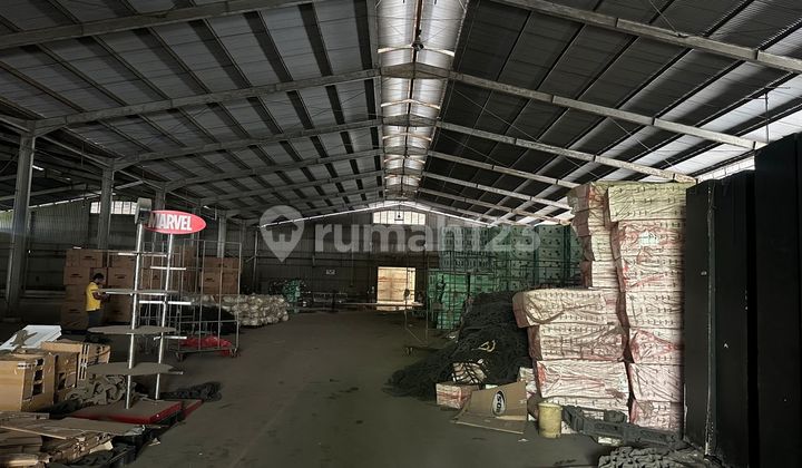 Ready-to-Use Factory 8,300 m² in EJIP Industrial Area – Hoist, Cooling Tower, 700 kVA Electricity