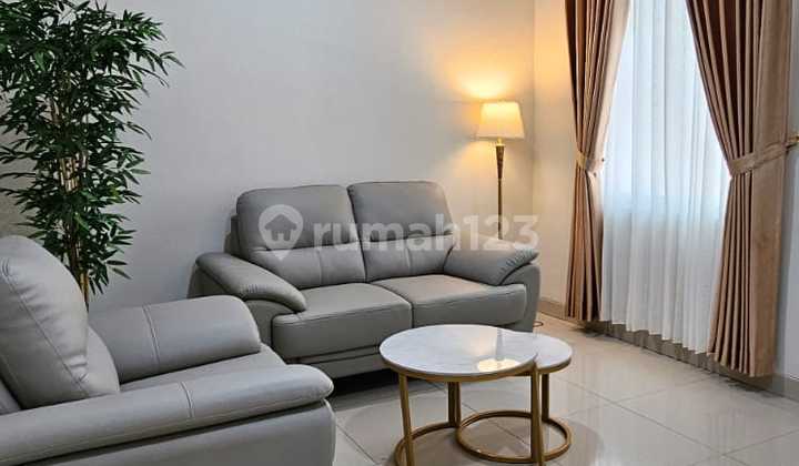 Disewakan Rumah Vassa Terrace Jl Bukit Indah Boulevard Ada Dapur Bersih dan Kotor Full Furnish 