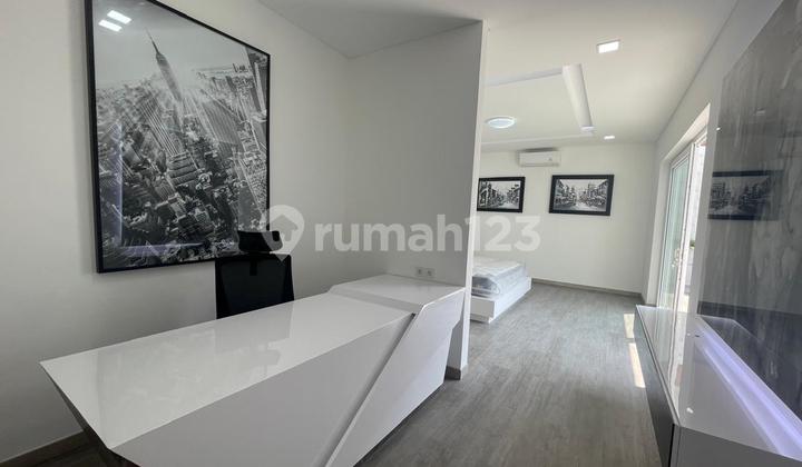 Rumah Mewah Fully Furnished dengan Private Pool di Lippo Cikarang - Cluster Emerald 2