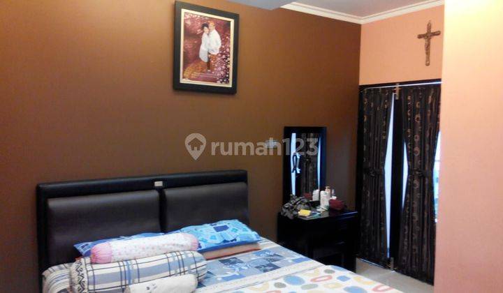 Rumah 2 1 2 Lantai di Metland Cakung Sudah Renovasi SHM 2