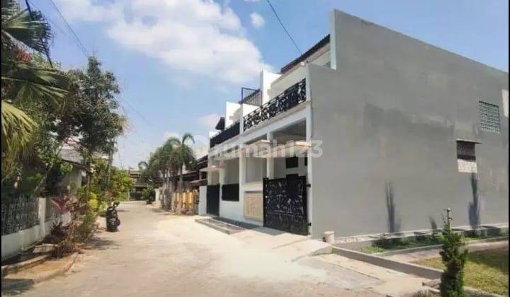 Rumah baru 2 lantai di Harapan Indah Bekasi 1