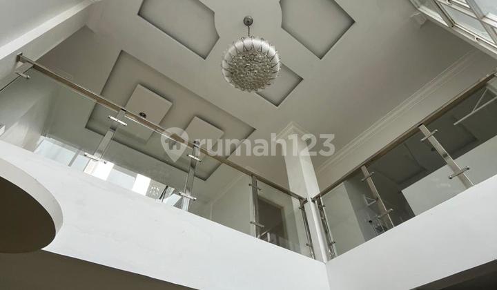 Dijual Rumah Semi Furnish 2 Lantai di Royal Spring - Gowa 2