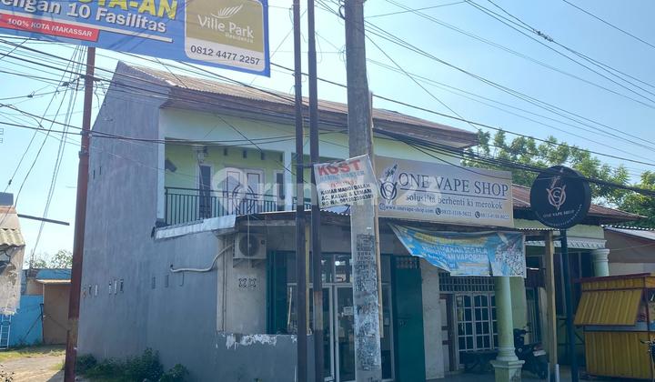 Dijual Rumah Strategis Di Jalan Poros Barombong 2