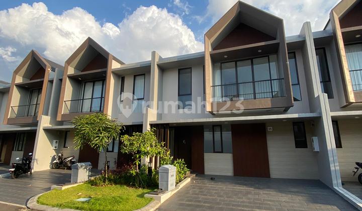 Dijual 2 Rumah Dempet di Summarecon Mutiara Makassar - Green Crystal 2