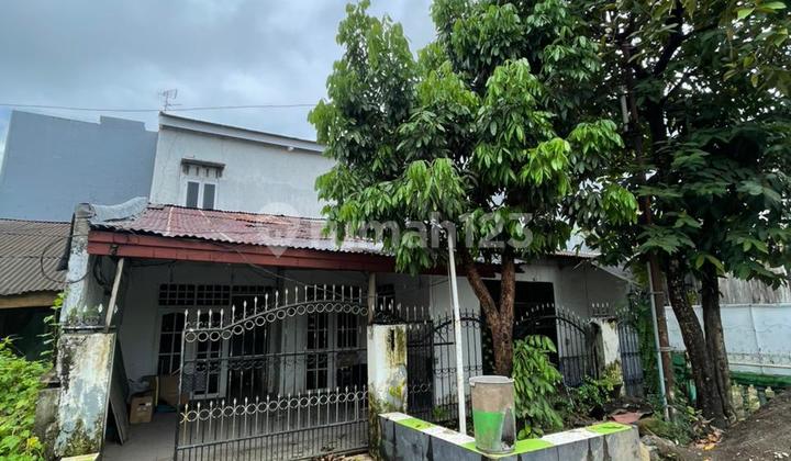 For Sale 2-Story House Hook Position at Jl. Minasa Upa Makassar - SHM