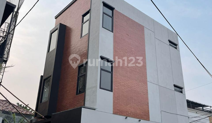 Pasar Minggu Contemporary and Artful Townhouse for Sale ! 2
