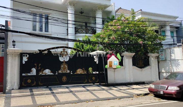 Rumah Mewah Dengan Kolam Renang Dilokasi Premium Tebet Jakarta 2