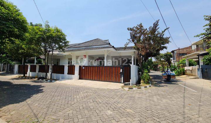 Dijual Rumah Hoek,rapih,siap Huni di Kemang Pratama Bekasi  1