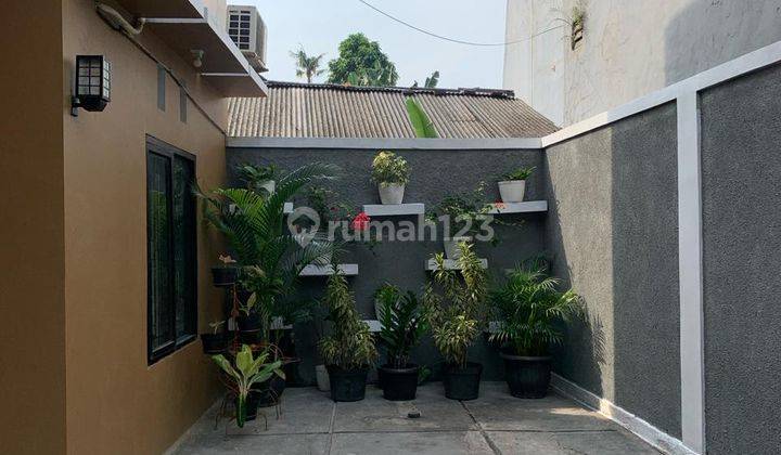 Rumah Luas Harga Murah Di Jakarta Timur Dengan Halaman Luas 2