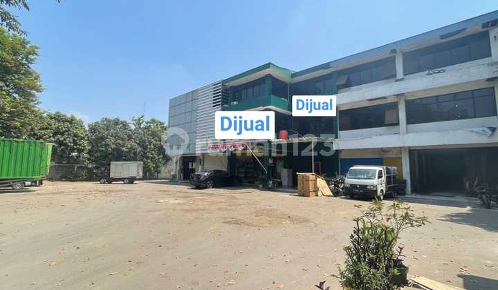 Quick Sale: Large Land with Shophouses, Offices, and Warehouses in Kelapa Gading, Jakarta Quick Sale: Large Land with Shophouses, Offices, and Warehouses in Kelapa Gading, Jakarta