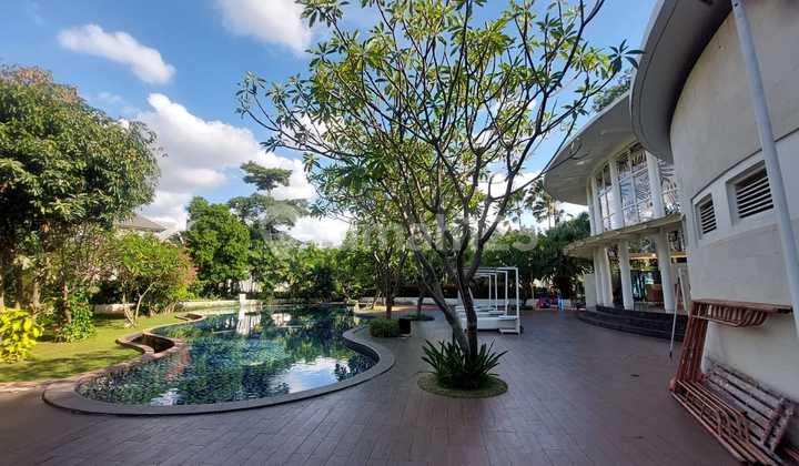 Hook House Summarecon Bekasi Next to Club House 2