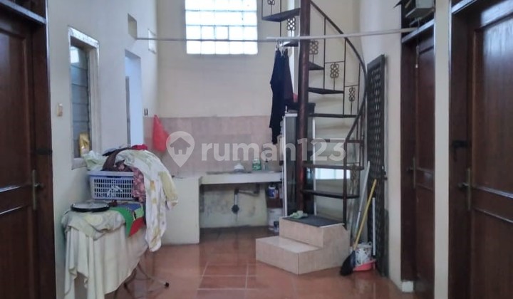 Dijual Murah Rumah Induk dan 4 Kamar Kos-Kosan di Jakarta Pusat Senen