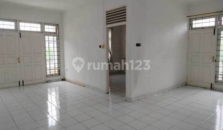  Dijual Rumah Hoek, Besar Dan Luas Cocok Untuk Usaha 2