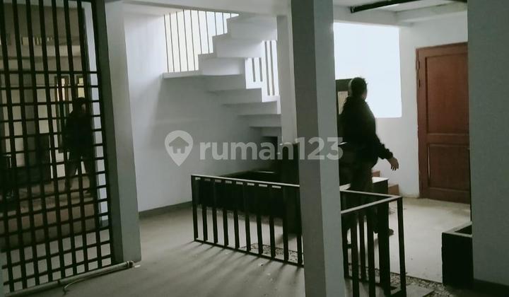 For Rent 3 Connected Shophouse Units in East Bekasi For Rent 3 Connected Shophouse Units in East Bekasi
