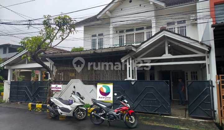  Dijual Rumah Hoek, Besar Dan Luas Cocok Untuk Usaha