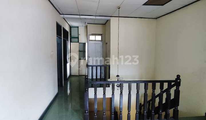 Dijual Rumah Tua 2 Lantai di Harapan Indah 1, Bekasi 2