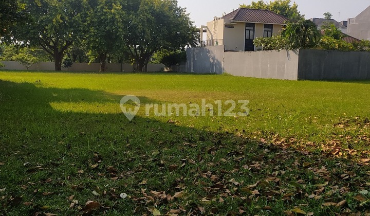 Land for sale in the Kemang Pratama Regency housing area. Land for sale in the Kemang Pratama Regency housing area.