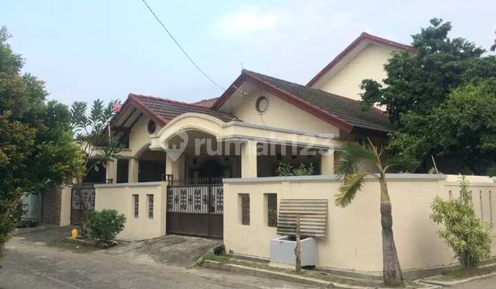 Rumah Dijual semi furnish Posisi Hook dalam Komplek Jatiwaringin 