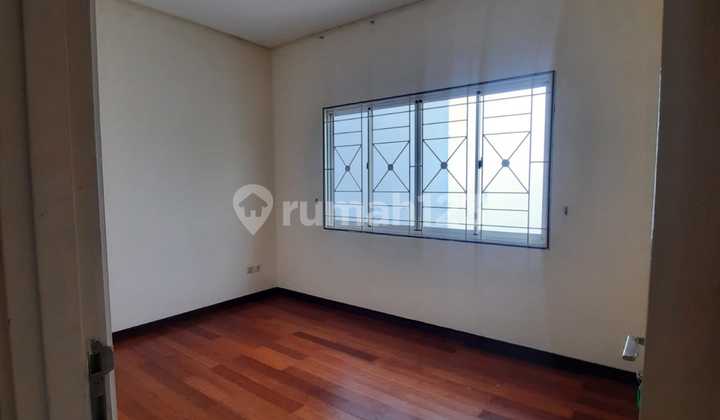 Rumah Crown Golf Siap Pakai, Dekat Tol Akses 2 Jalan, 2