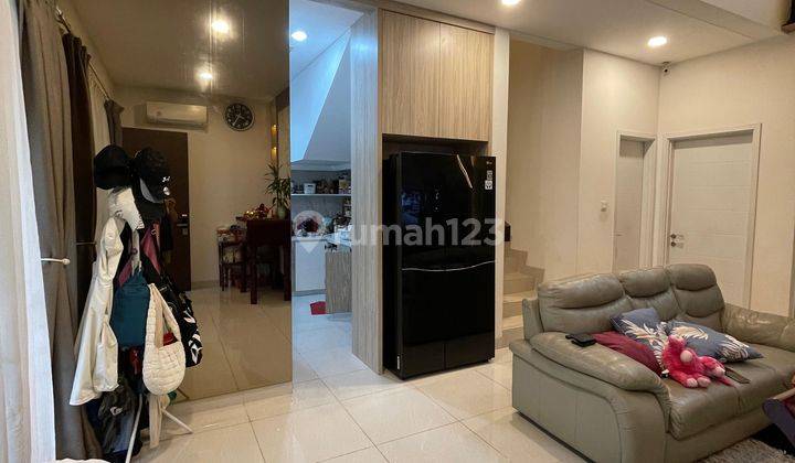 Rumah 2 Lantai Semi Furnished SHM di Metland Puri, Jakarta Barat 2