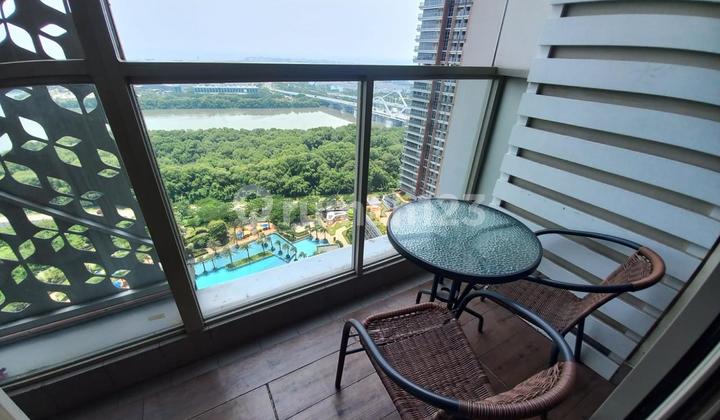 Gold coast studio, ready to live in, neatly furnished