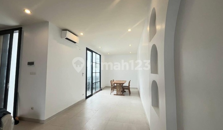 Santorini Villa Ready to Live In With Ocean View Close to Toll Gate Access